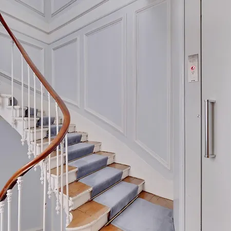 Eiffel Tower View Rose, #1 Apartman