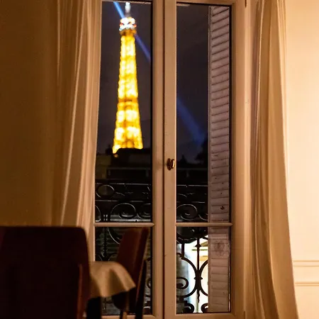 Eiffel Tower View Rose, #1 Apartamento
