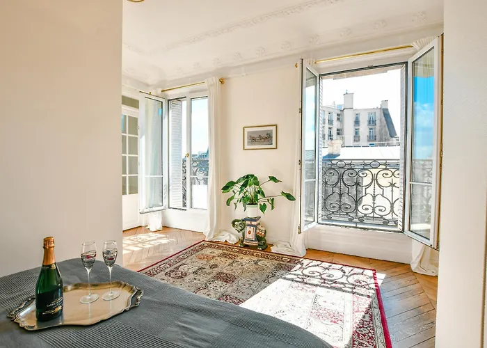 Eiffel Tower View Rose, #1 Appartement