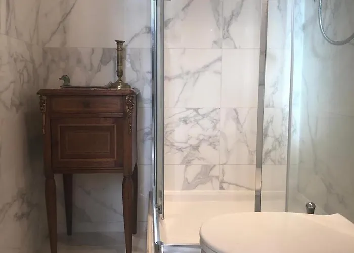 Eiffel Tower View Rose, #1 Appartement