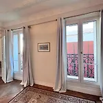 Eiffel Tower View Rose, #1 Apartamento