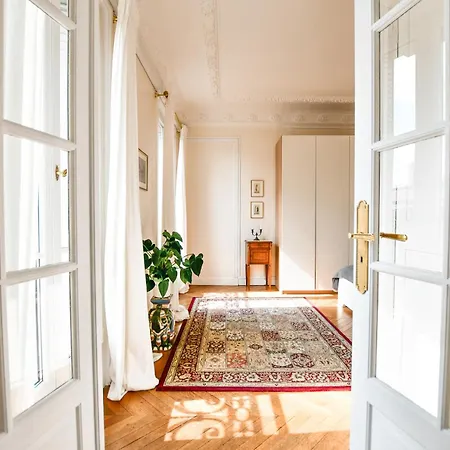 Eiffel Tower View Rose, #1 Apartmán Paříž