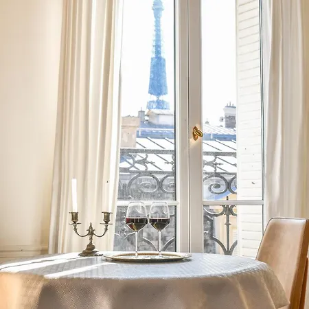 Apartmán Eiffel Tower View Rose, #1 *